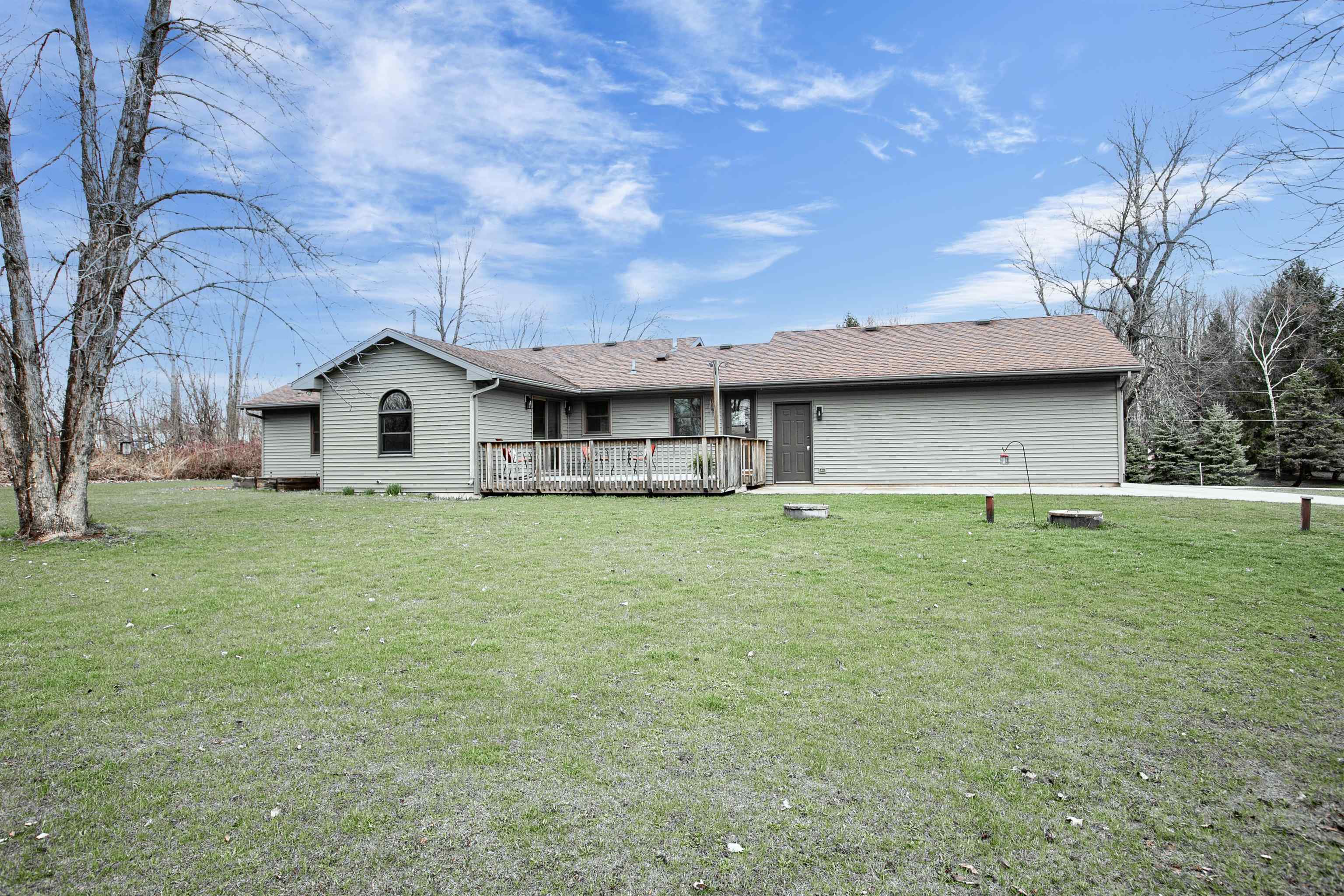 8599 Winncrest Road Neenah, WI 54956 - Photo 4 of 42