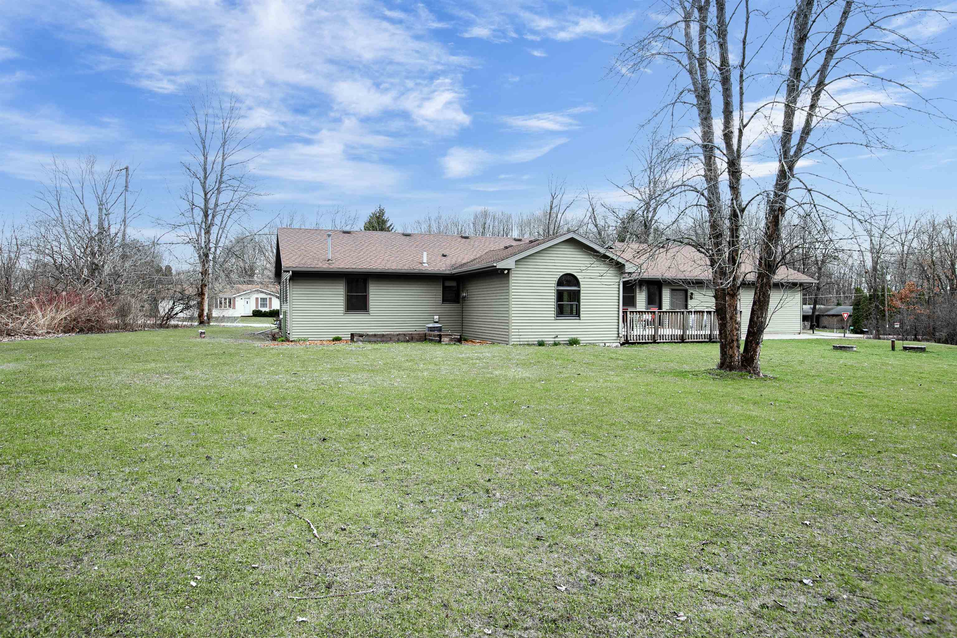 8599 Winncrest Road Neenah, WI 54956 - Photo 5 of 42