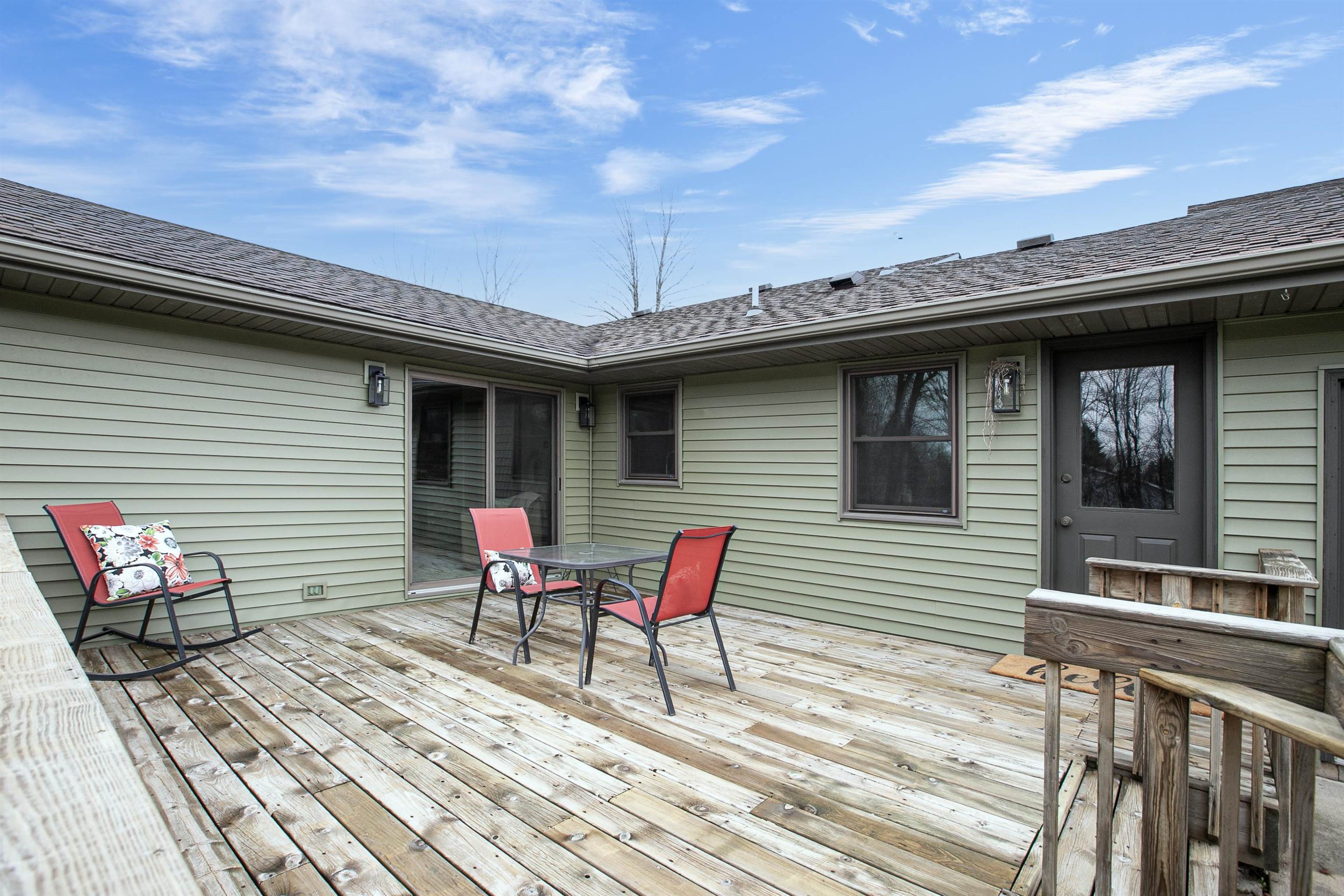 8599 Winncrest Road Neenah, WI 54956 - Photo 6 of 42