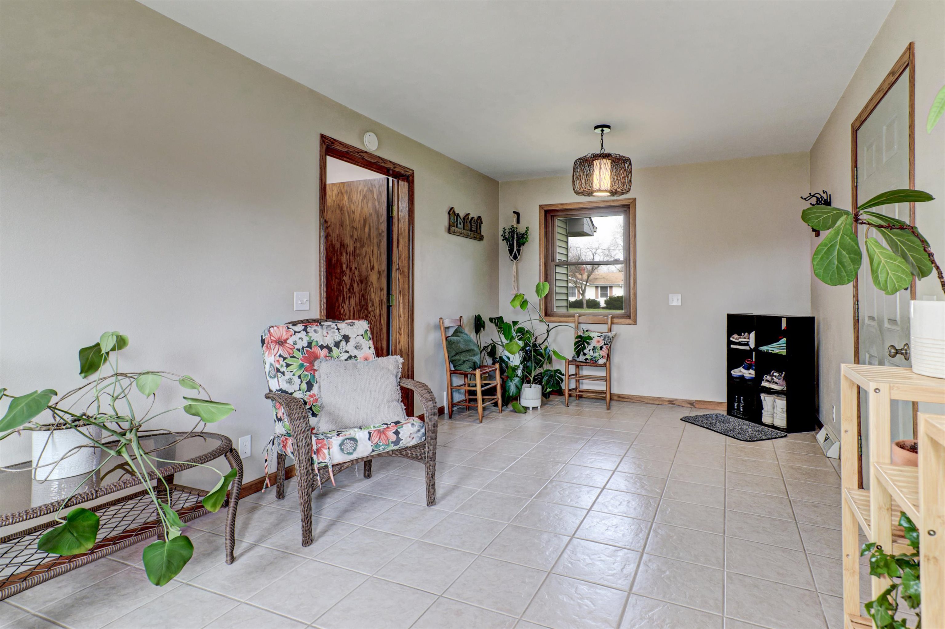 8599 Winncrest Road Neenah, WI 54956 - Photo 10 of 42