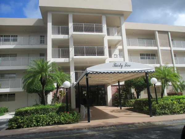 $1,900 | 3151 South Palm Aire Drive, Unit 404, Pompano Beach, FL 33069