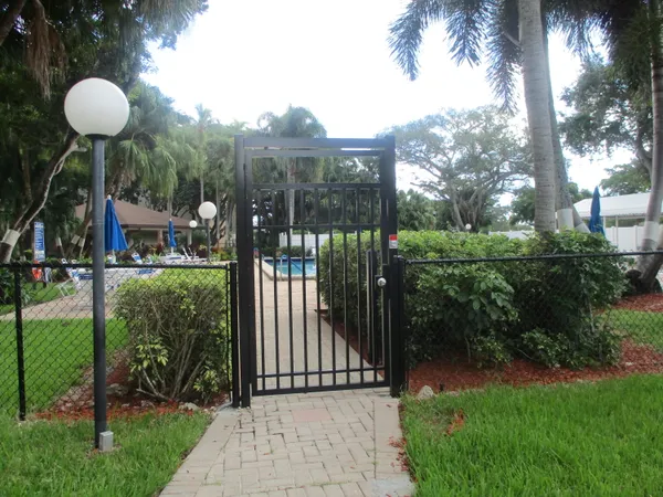 $1,900 | 3151 South Palm Aire Drive, Unit 404, Pompano Beach, FL 33069