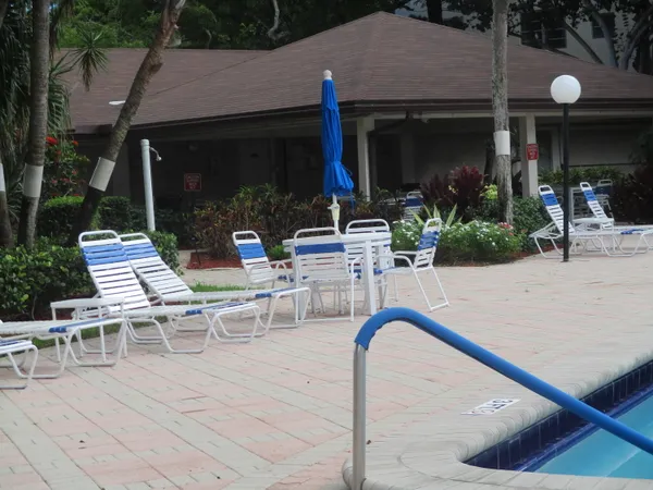 $1,900 | 3151 South Palm Aire Drive, Unit 404, Pompano Beach, FL 33069