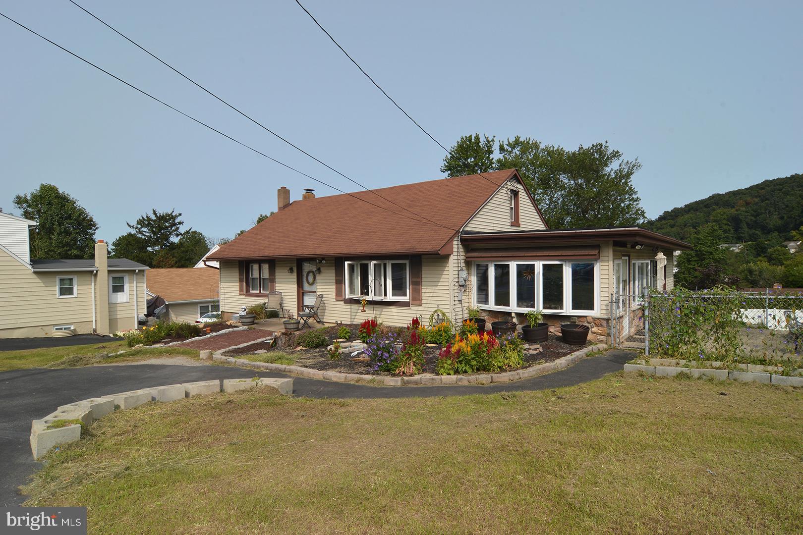 1423 Mount Laurel Road Temple, PA 19560 - Photo 5 of 32 Gallery Image 5