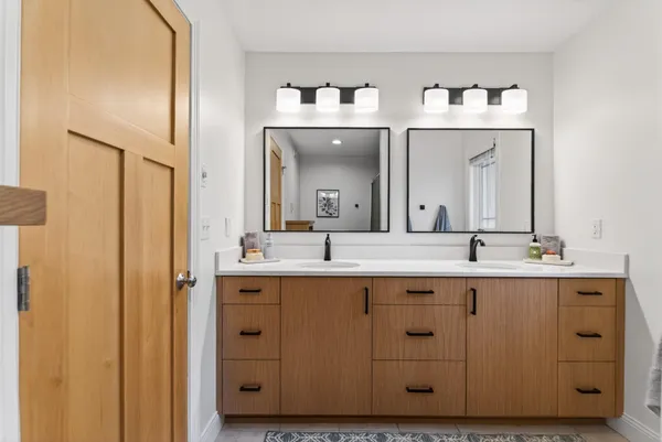 $1,100,000 | 1865 155th Street Northwest, Monticello, MN 55362