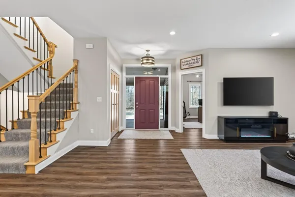 $1,100,000 | 1865 155th Street Northwest, Monticello, MN 55362