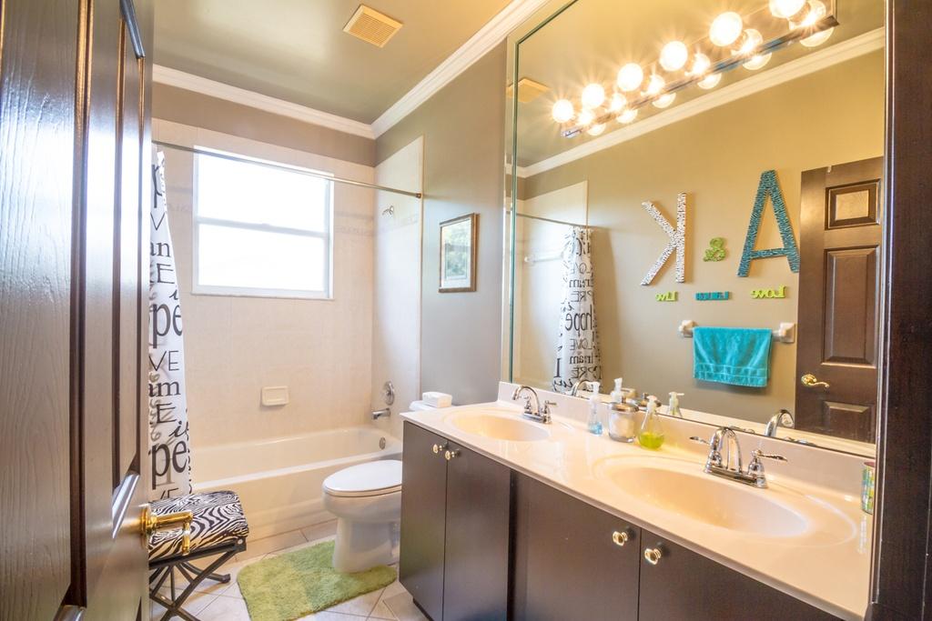 21551 Arbor Way Boca Raton, FL 33433 - Photo 16 of 27 2nd bath