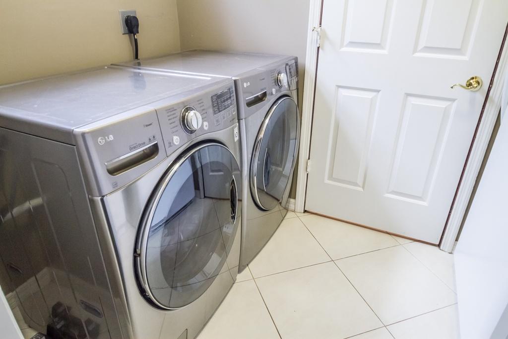 21551 Arbor Way Boca Raton, FL 33433 - Photo 18 of 27 washer:dryer