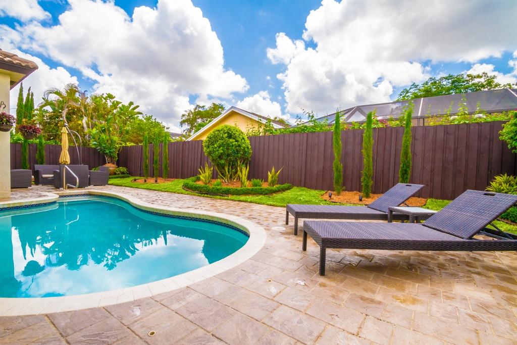 21551 Arbor Way Boca Raton, FL 33433 - Photo 20 of 27 outside patio 6