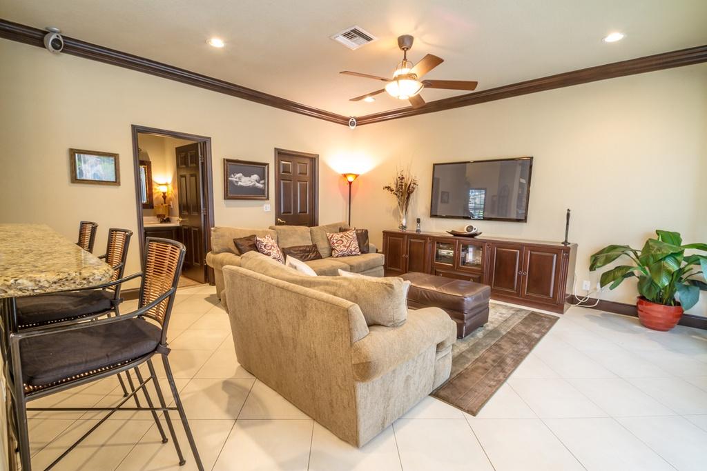 21551 Arbor Way Boca Raton, FL 33433 - Photo 6 of 27 family room 3