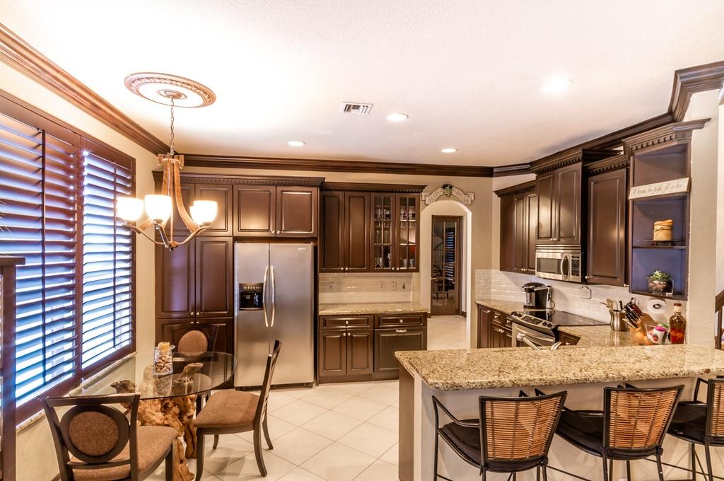 21551 Arbor Way Boca Raton, FL 33433 - Photo 8 of 27 kitchen