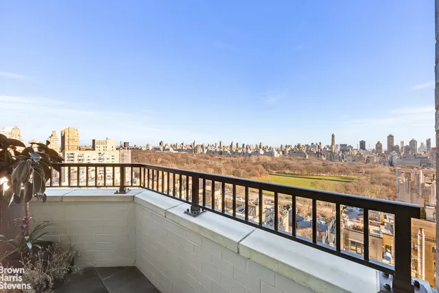 $8,750,000 | 22 West 66th Street, Unit PH2526 | Upper West Side