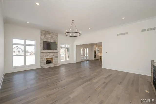 $2,000,000 | 724 Silver Buck Lane, Chesterfield, MO 63005