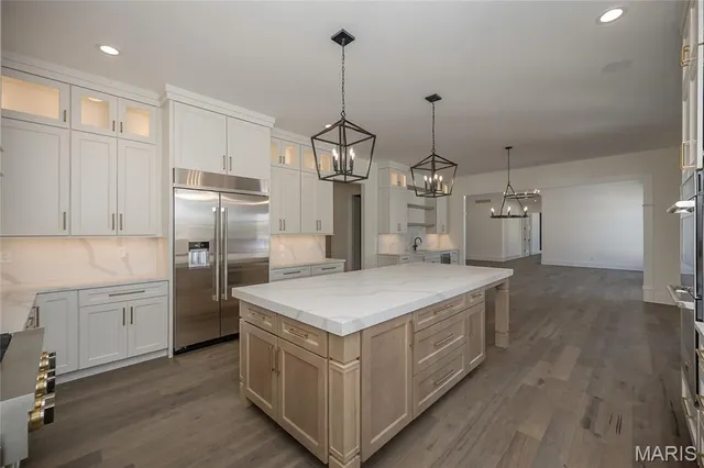 $2,000,000 | 724 Silver Buck Lane, Chesterfield, MO 63005