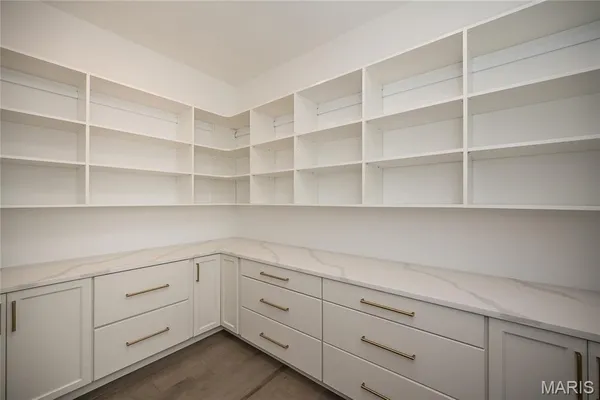 $2,000,000 | 724 Silver Buck Lane, Chesterfield, MO 63005