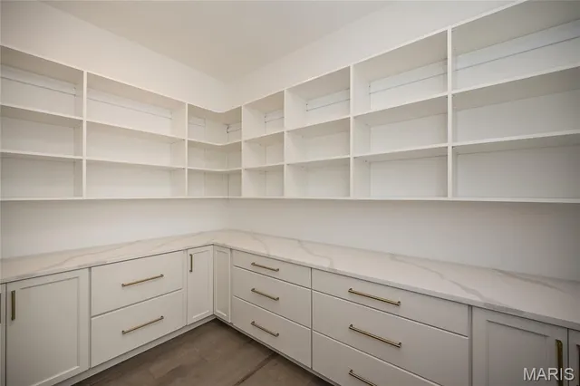 $2,000,000 | 724 Silver Buck Lane, Chesterfield, MO 63005