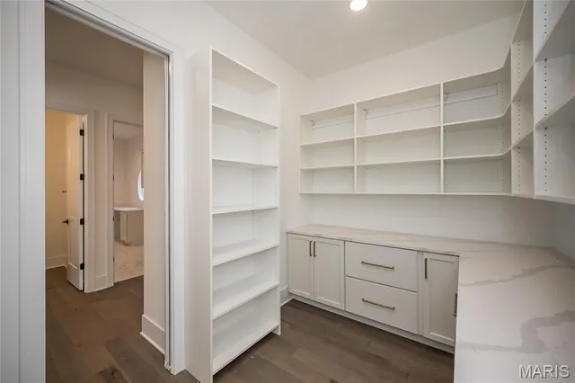 $2,000,000 | 724 Silver Buck Lane, Chesterfield, MO 63005