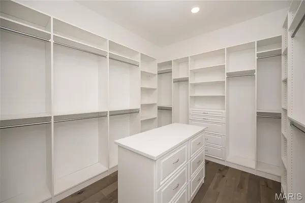 $2,000,000 | 724 Silver Buck Lane, Chesterfield, MO 63005