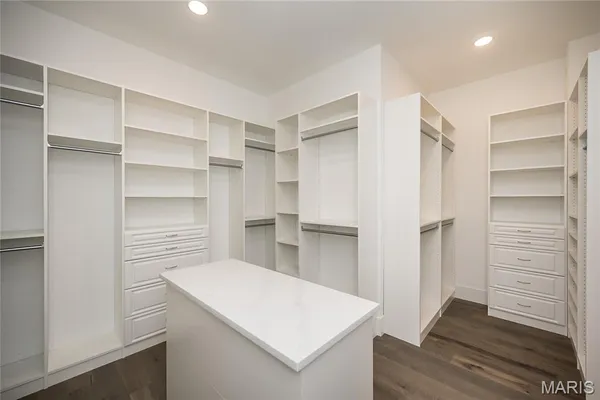 $2,000,000 | 724 Silver Buck Lane, Chesterfield, MO 63005