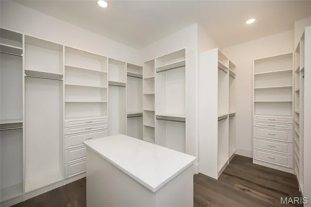 $2,000,000 | 724 Silver Buck Lane, Chesterfield, MO 63005