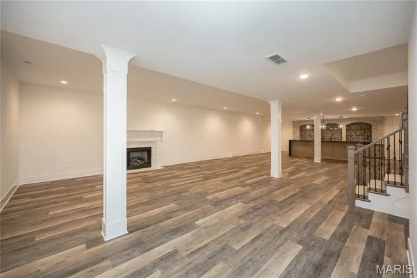 $2,000,000 | 724 Silver Buck Lane, Chesterfield, MO 63005