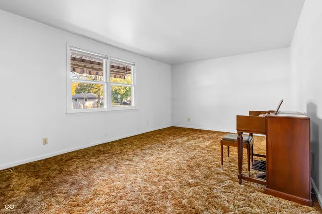 $264,500 | 2940 Taylor Road, Columbus, IN 47203