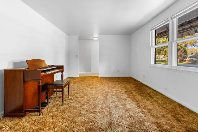 $264,500 | 2940 Taylor Road, Columbus, IN 47203