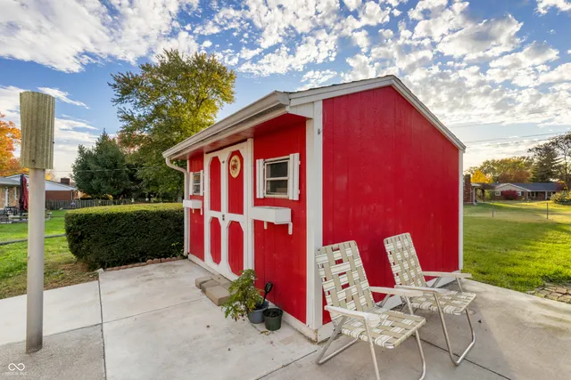 $264,500 | 2940 Taylor Road, Columbus, IN 47203