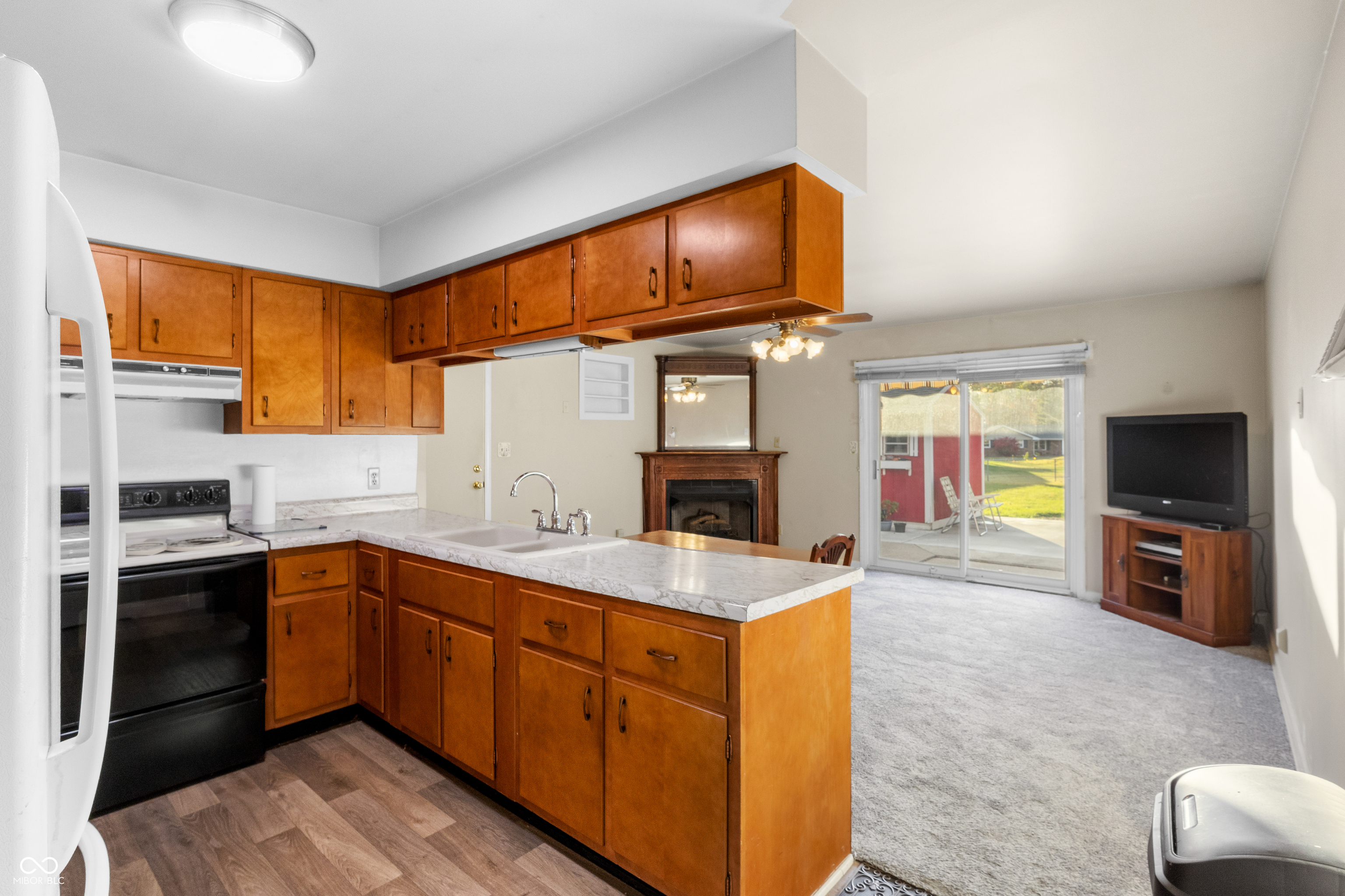 2940 Taylor Road Columbus, IN 47203 - Photo 6 of 39