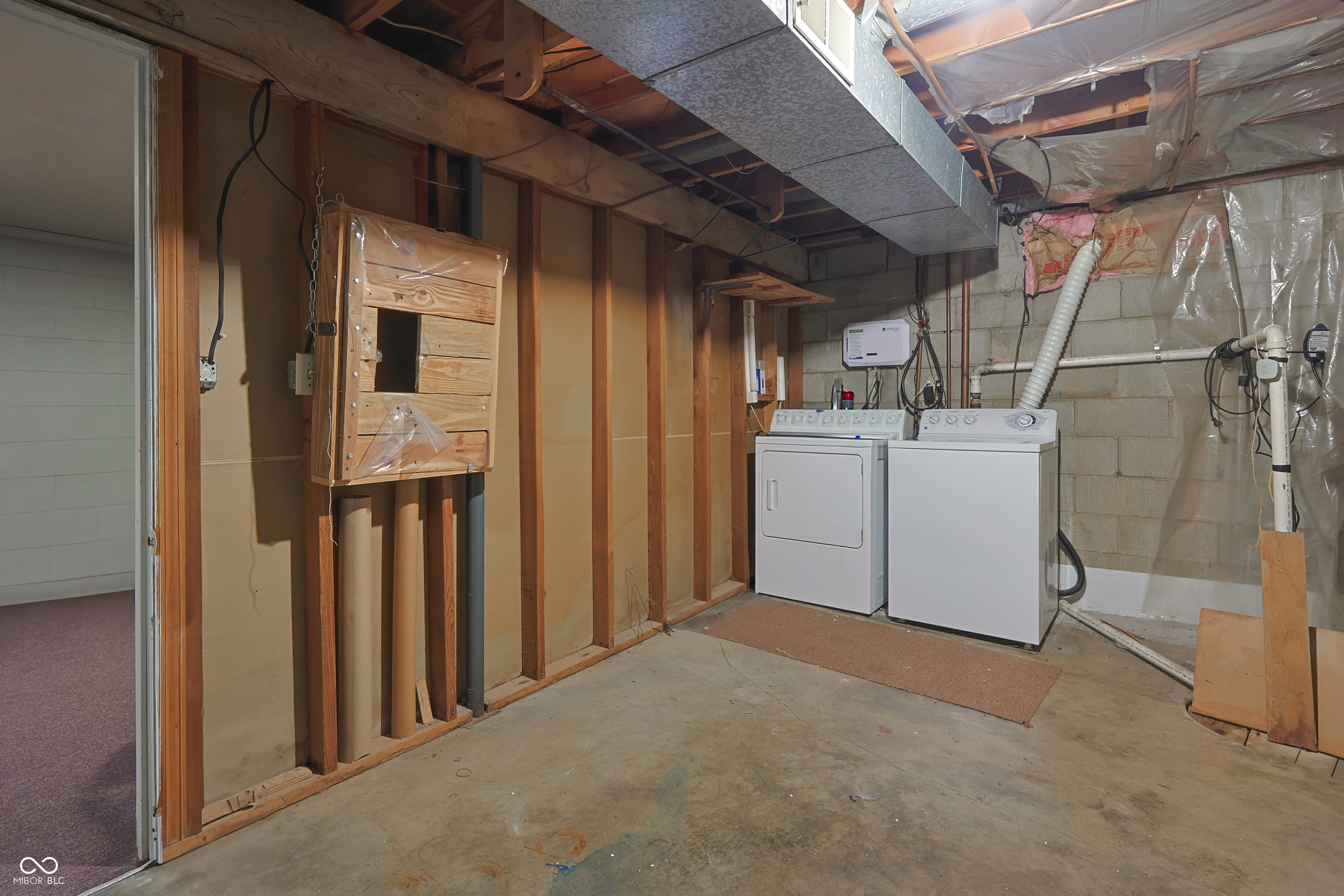 2940 Taylor Road Columbus, IN 47203 - Photo 8 of 39