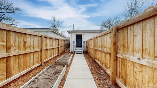 a view of outdoor space yard and deck