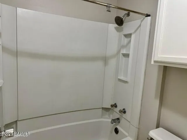 $1,175 | 200 Lodge Drive, Unit 112, Lafayette, LA 70506