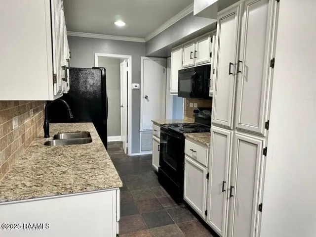 $1,175 | 200 Lodge Drive, Unit 112, Lafayette, LA 70506