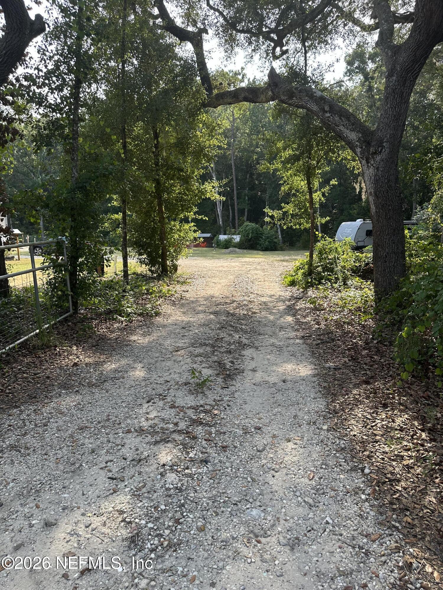 117 Gas Easement Road Interlachen, FL 32148 - Photo 47 of 52 Driveway Gas Easement