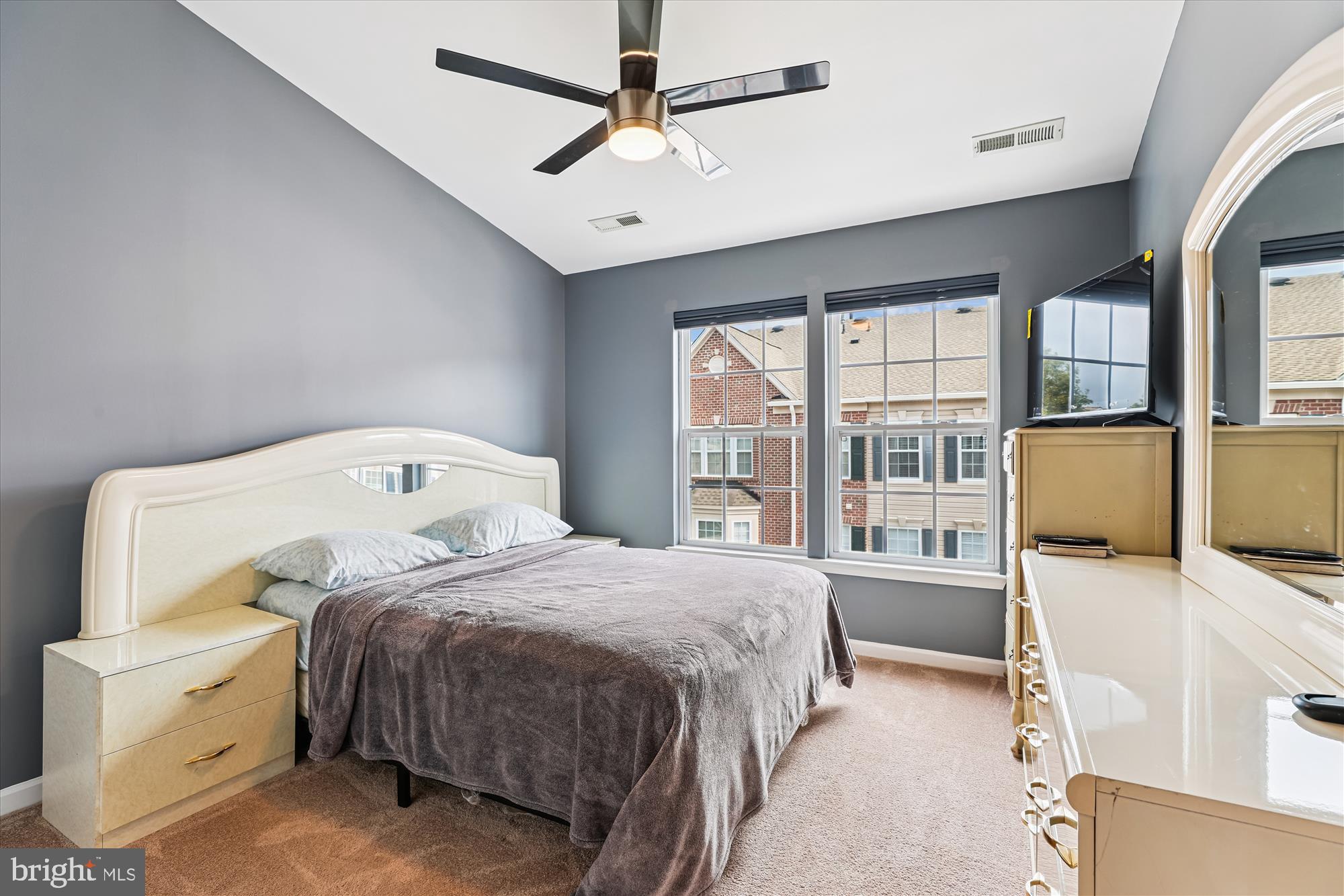 7104 Silverleaf Oak Road, Unit 173 Elkridge, MD 21075 - Photo 22 of 33 Bedroom 2
