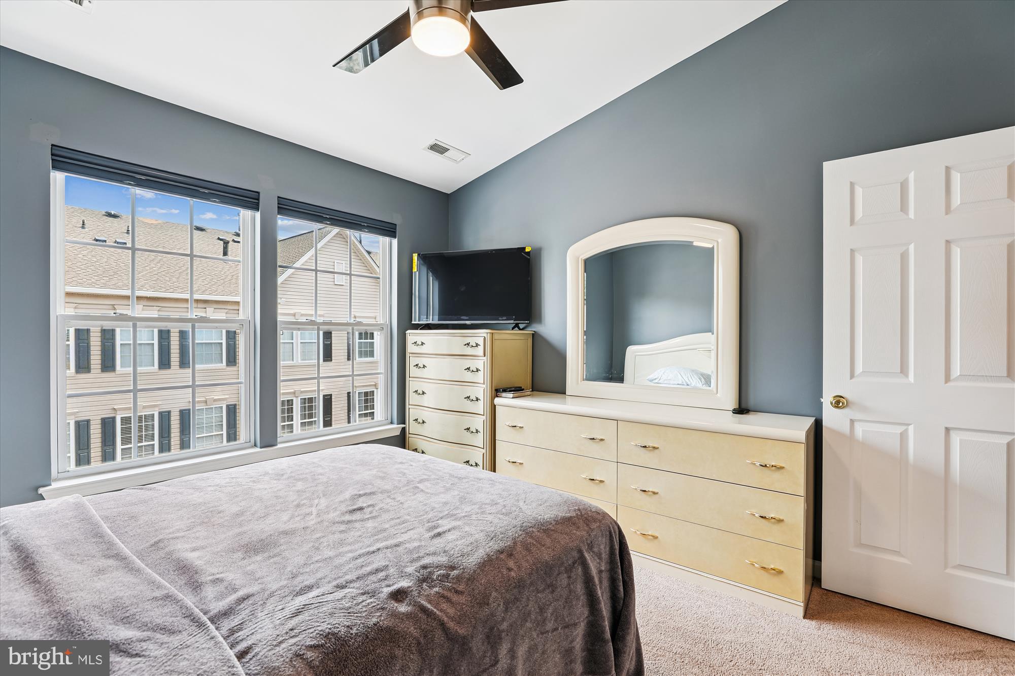 7104 Silverleaf Oak Road, Unit 173 Elkridge, MD 21075 - Photo 23 of 33 Bedroom 2