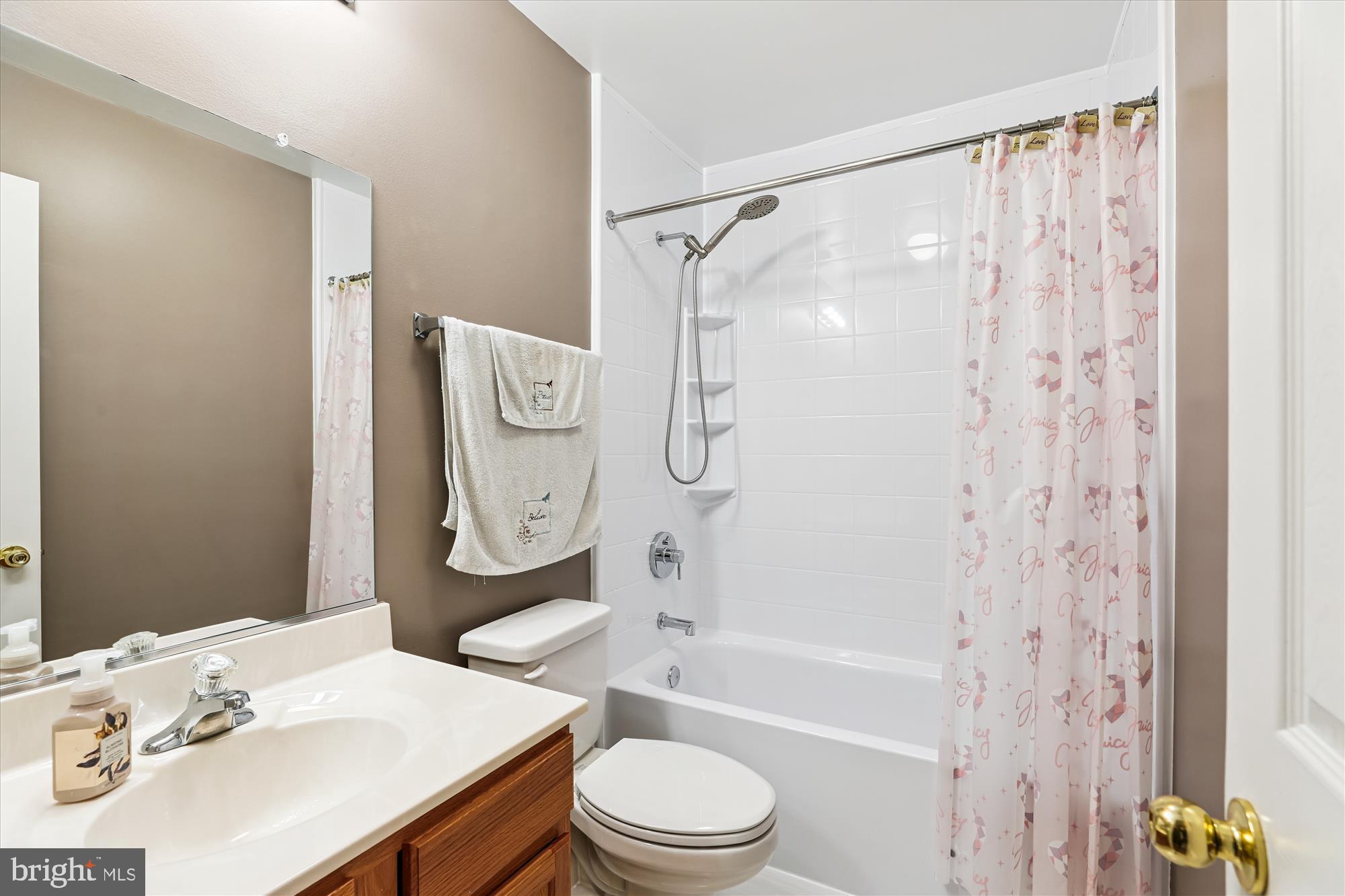 7104 Silverleaf Oak Road, Unit 173 Elkridge, MD 21075 - Photo 25 of 33 Bath