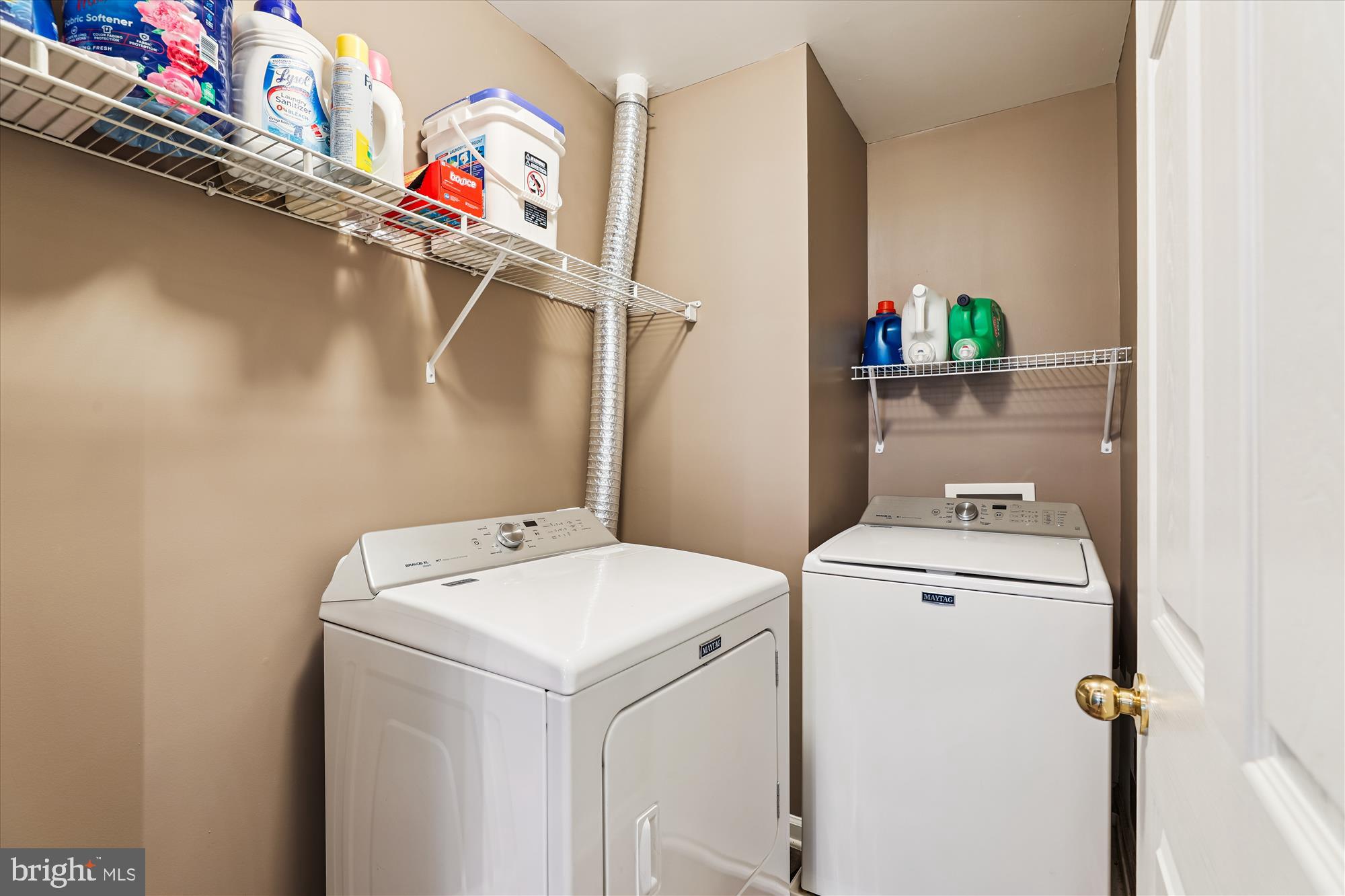 7104 Silverleaf Oak Road, Unit 173 Elkridge, MD 21075 - Photo 26 of 33 Laundry