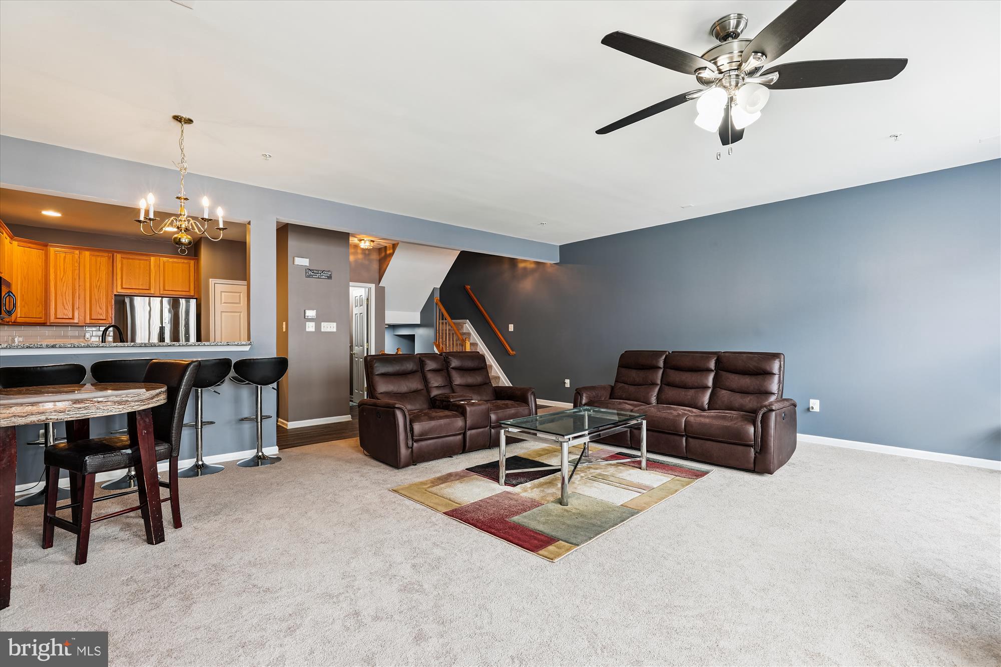 7104 Silverleaf Oak Road, Unit 173 Elkridge, MD 21075 - Photo 6 of 33 Living Room