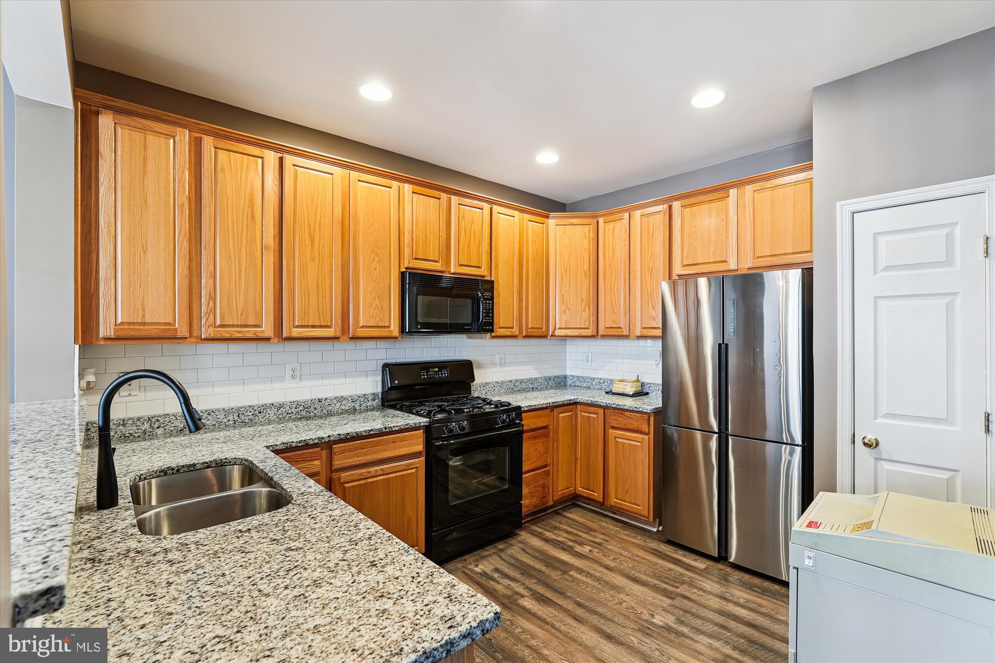 7104 Silverleaf Oak Road, Unit 173 Elkridge, MD 21075 - Photo 10 of 33 Kitchen
