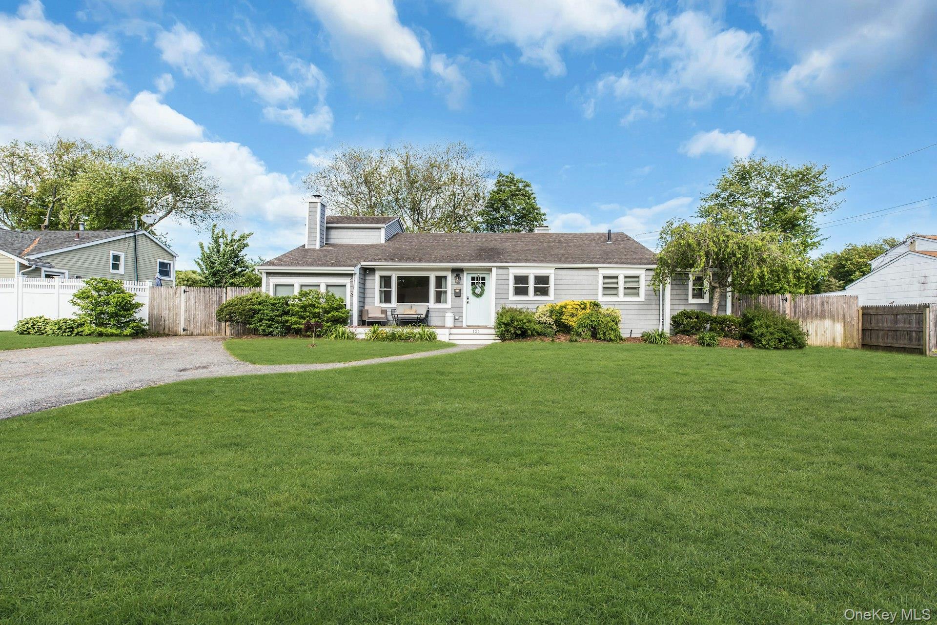 121 Lowell Road Sayville, NY 11782 - Photo 2 of 26