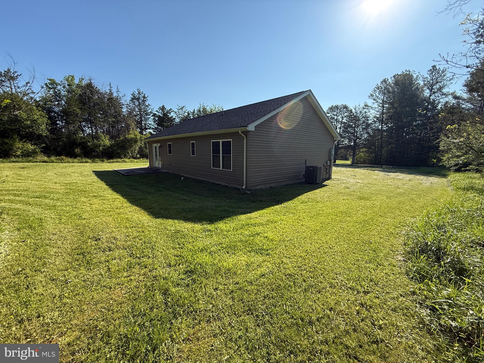 145 Lake Ridge Road Strasburg, VA 22657 - Photo 18 of 23 Large yard