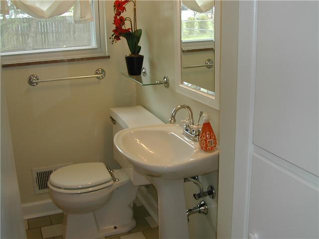 2188 Nottingham Road Columbus, OH 43221 - Photo 9 of 14