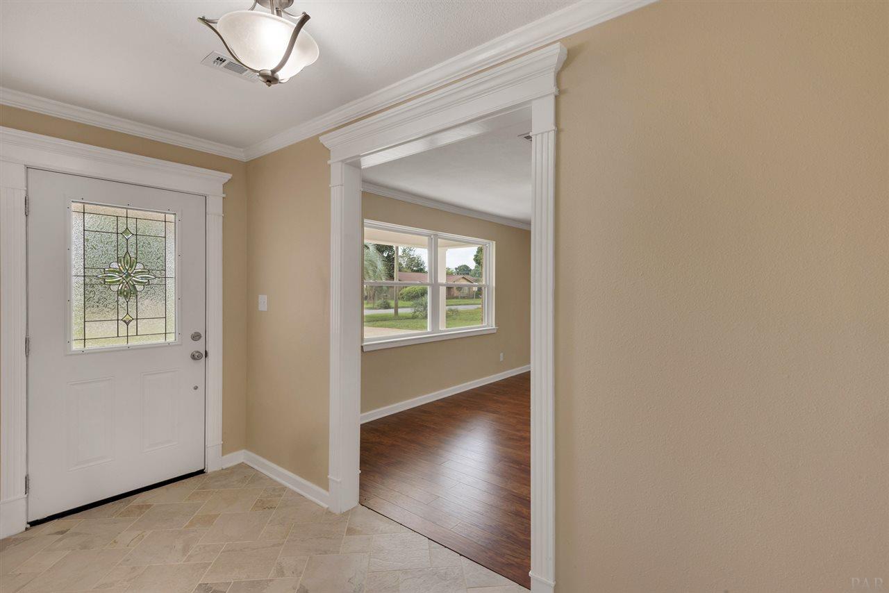 5725 Adelyn Road Pensacola, FL 32504 - Photo 2 of 42 Gallery Image 2