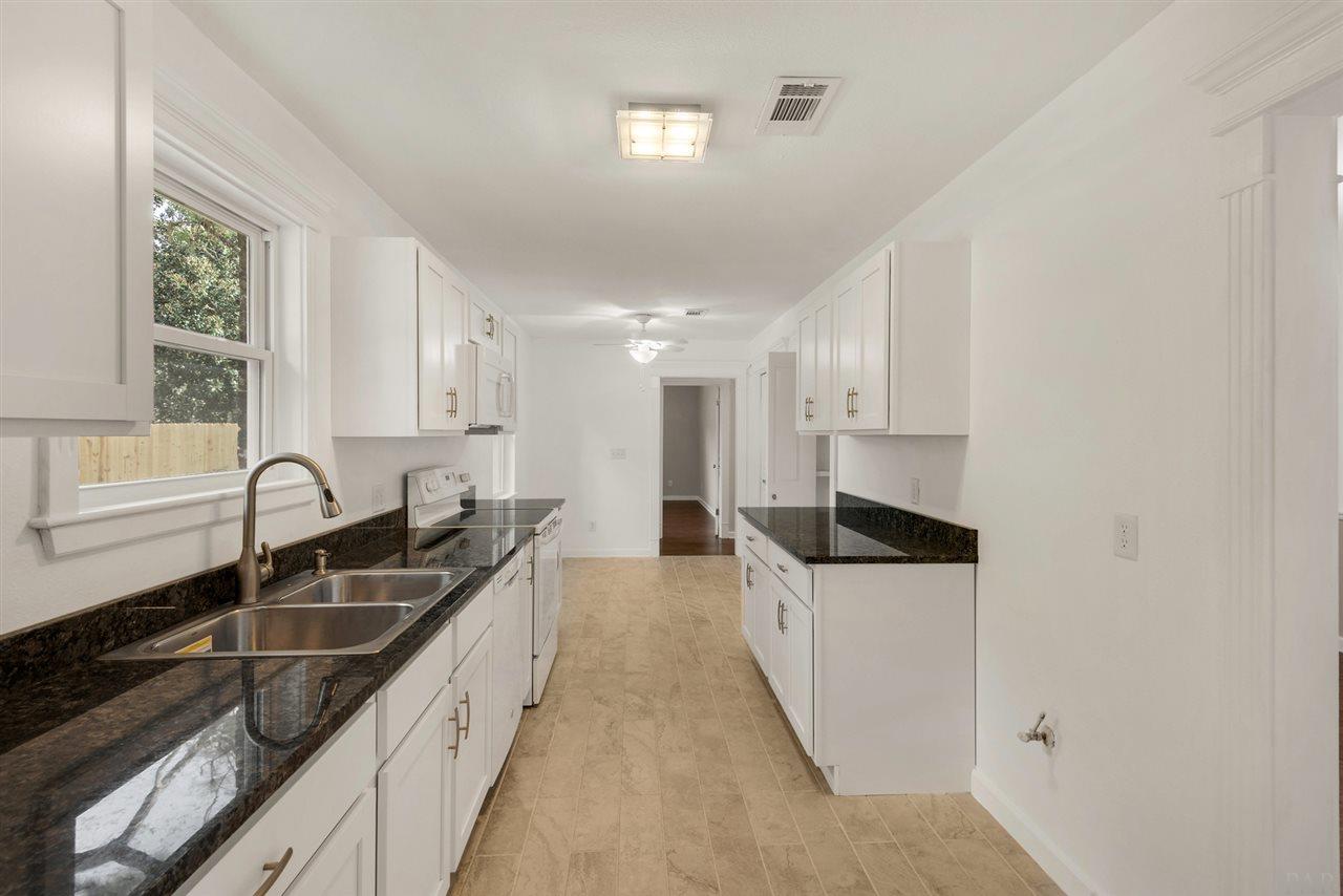 5725 Adelyn Road Pensacola, FL 32504 - Photo 3 of 42 Gallery Image 3