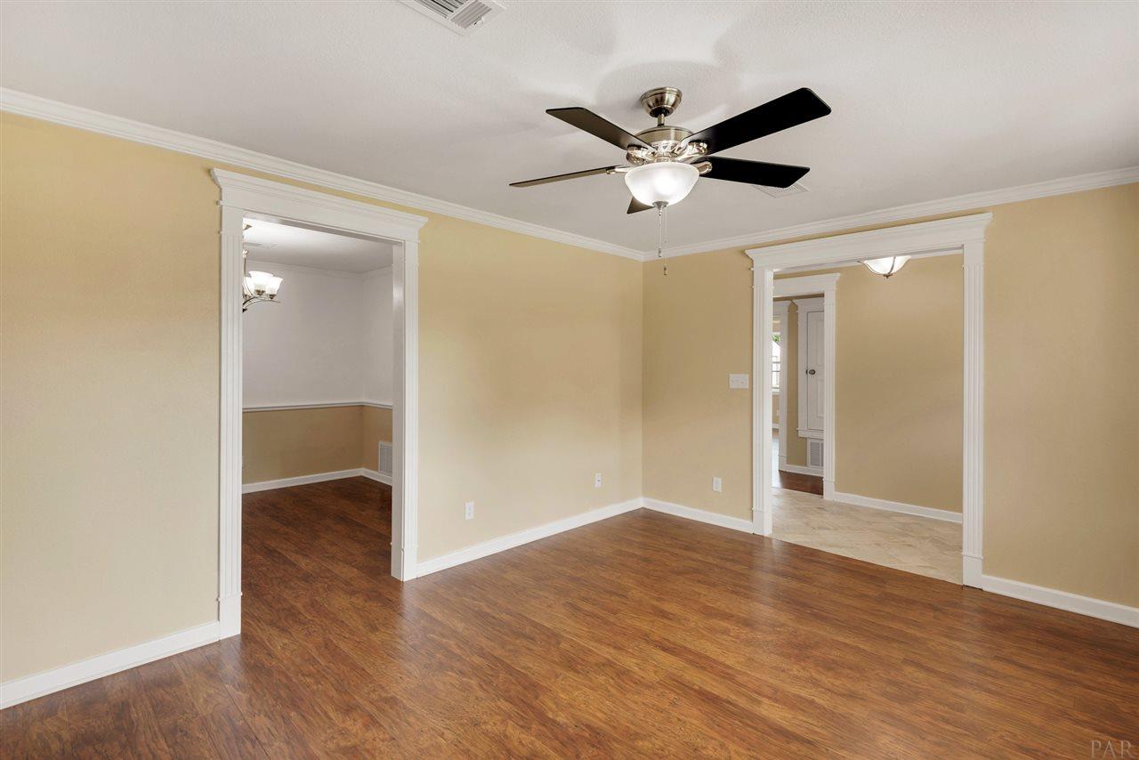 5725 Adelyn Road Pensacola, FL 32504 - Photo 7 of 42 Gallery Image 7