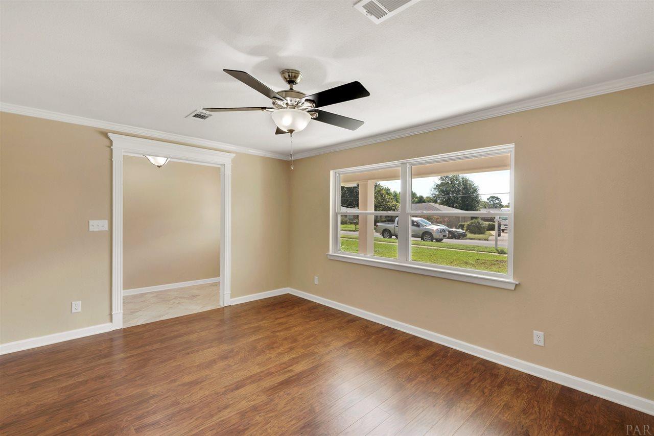 5725 Adelyn Road Pensacola, FL 32504 - Photo 8 of 42 Gallery Image 8