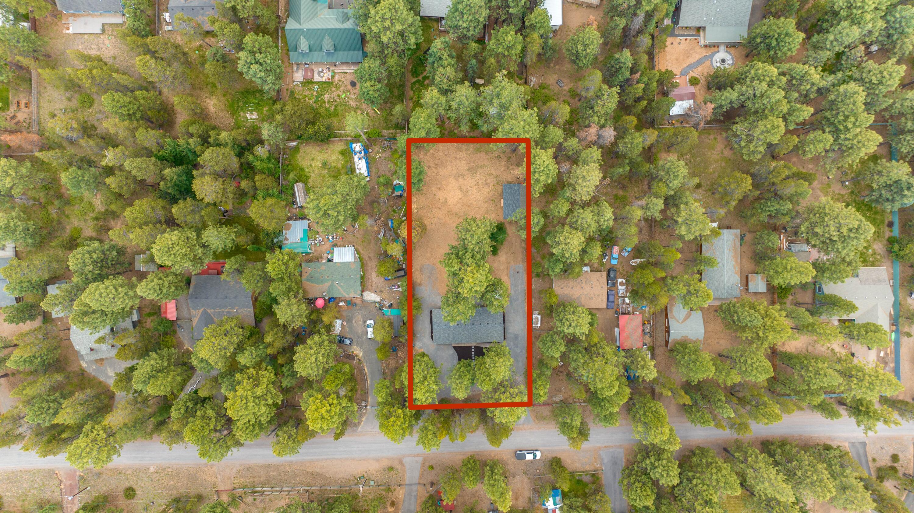 16981 Indio Road Bend, OR 97707 - Photo 4 of 39 Riley Visuals-8 with lot lines