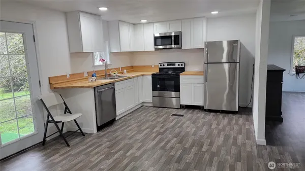 $179,999 | 11517 155th Avenue Southeast, Renton, WA 98059