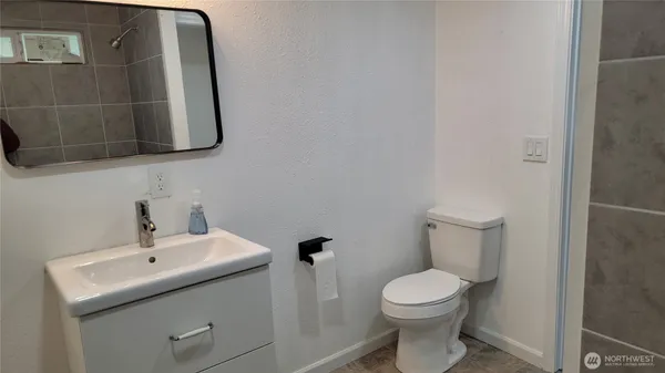 $179,999 | 11517 155th Avenue Southeast, Renton, WA 98059